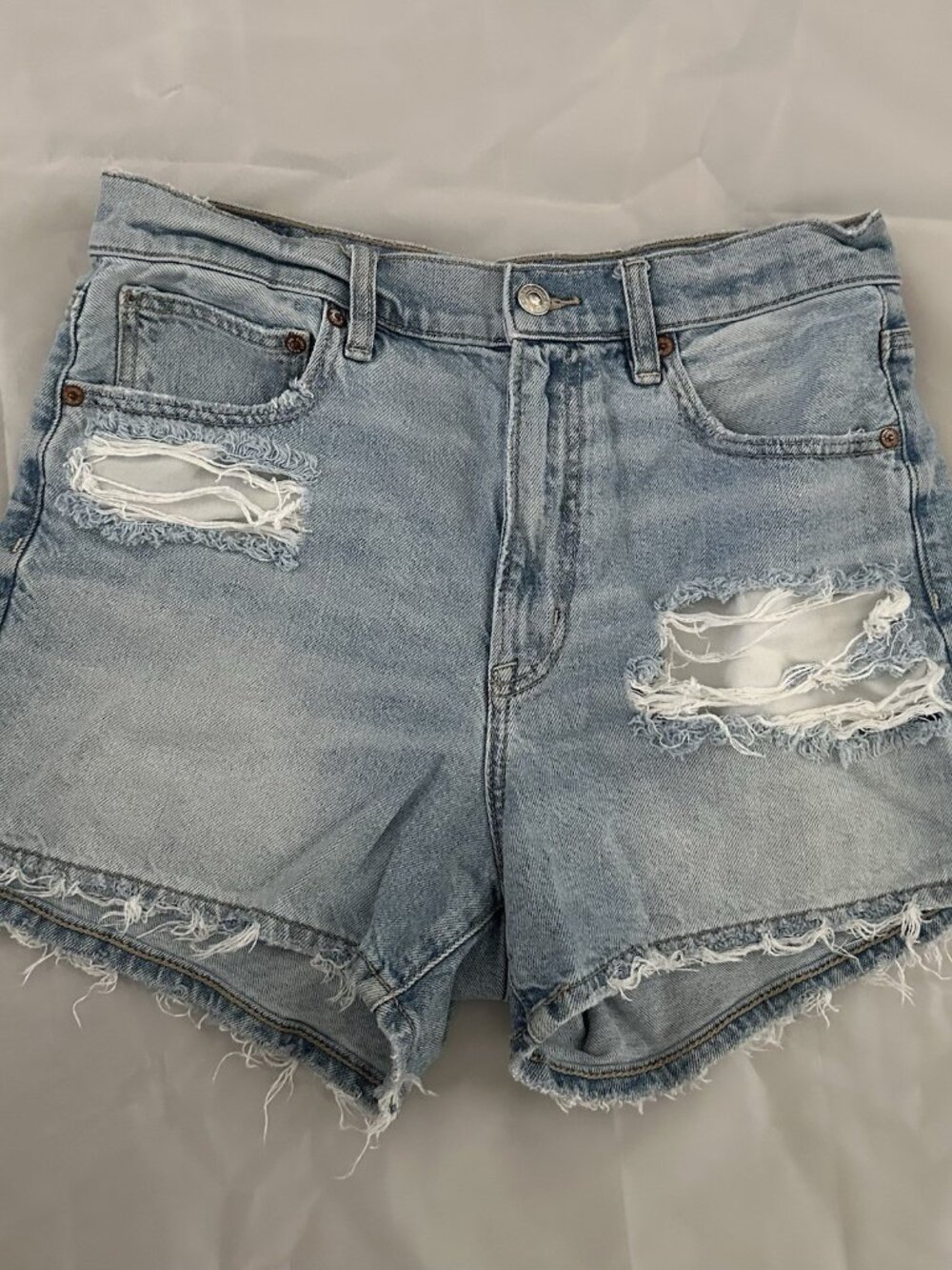 EUC AMERICAN EAGLE 90s Boyfriend Highest Rise Distressed Shorts Women's Size 6
